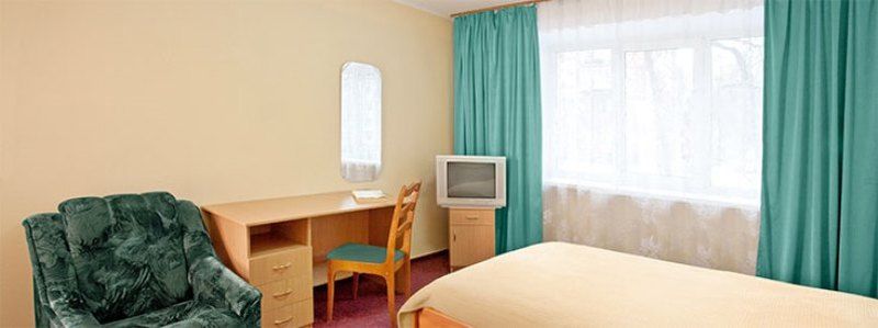 Hotel Kozatsky On Antonova à Kiev Extérieur photo
