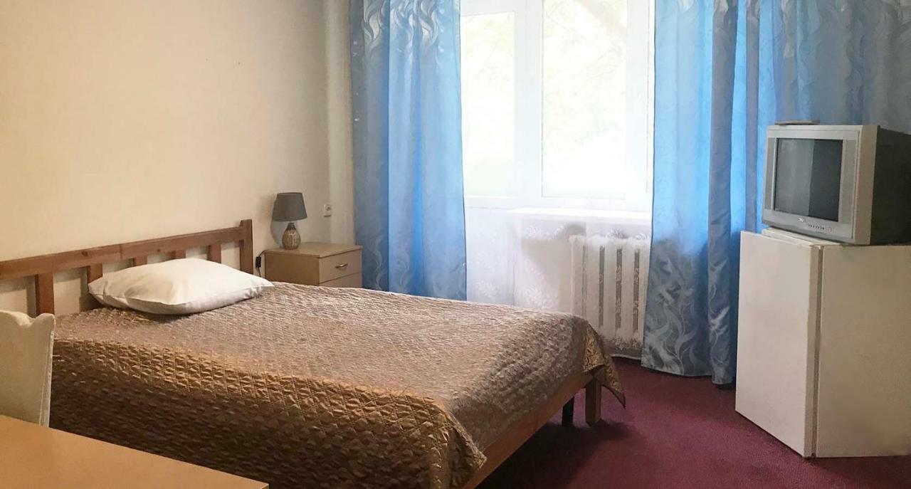 Hotel Kozatsky On Antonova à Kiev Extérieur photo