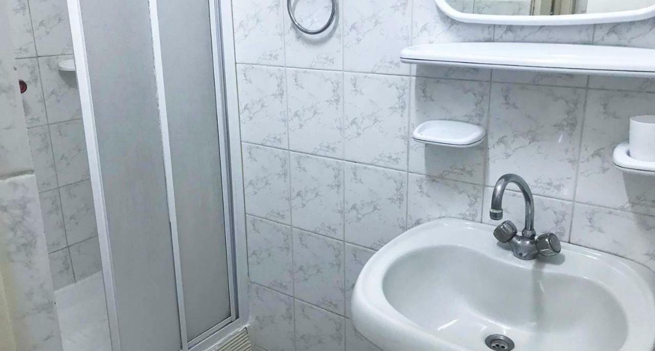 Hotel Kozatsky On Antonova à Kiev Extérieur photo