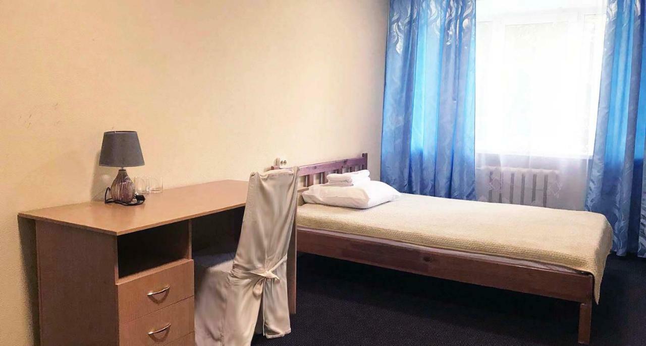 Hotel Kozatsky On Antonova à Kiev Extérieur photo