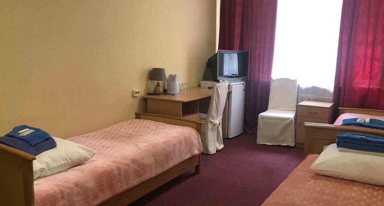 Hotel Kozatsky On Antonova à Kiev Extérieur photo